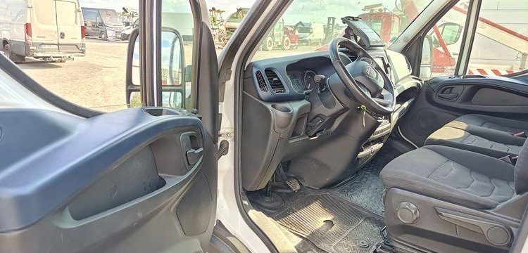IVECO DAILY BLANC GC-592-DL