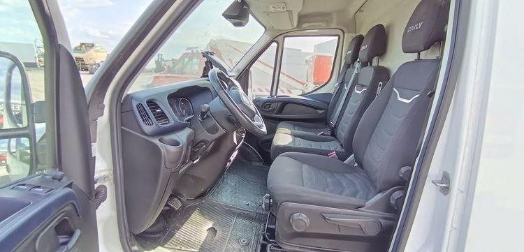 IVECO DAILY BLANC GC-592-DL