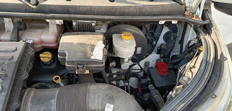 IVECO DAILY BLANC GC-592-DL