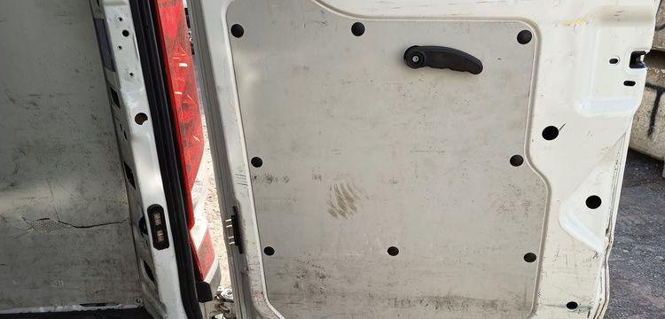 IVECO DAILY BLANC GC-592-DL