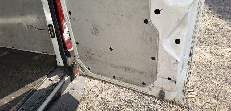 IVECO DAILY BLANC GC-592-DL
