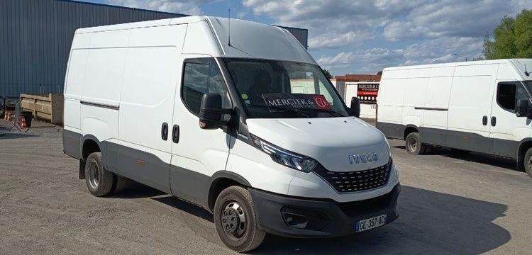 IVECO DAILY BLANC GE-357-AC