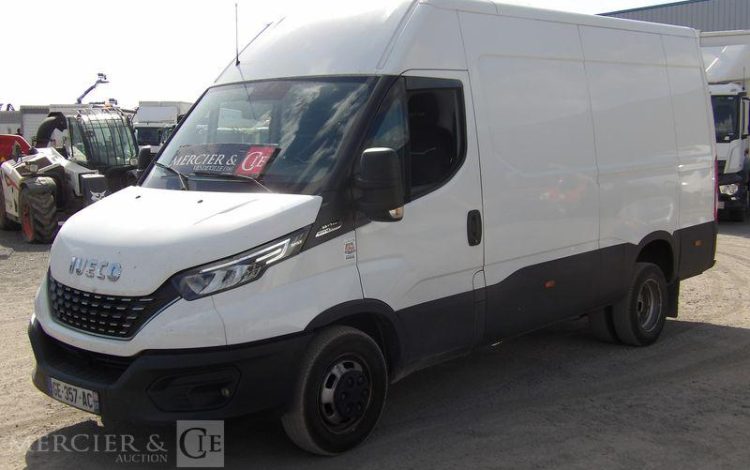IVECO DAILY BLANC GE-357-AC