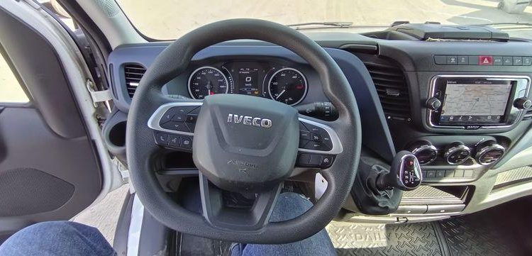 IVECO DAILY BLANC GE-357-AC