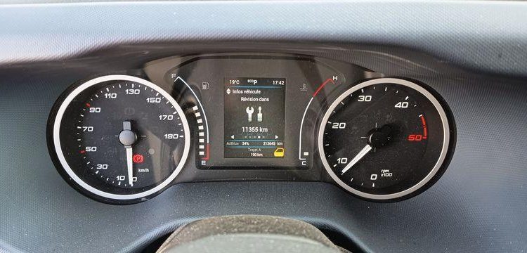 IVECO DAILY BLANC GE-357-AC