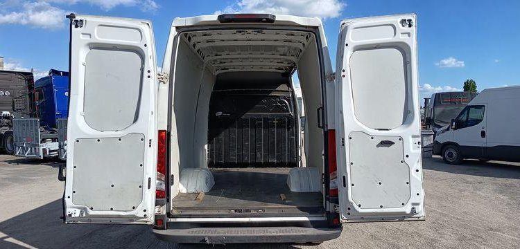 IVECO DAILY BLANC GE-357-AC