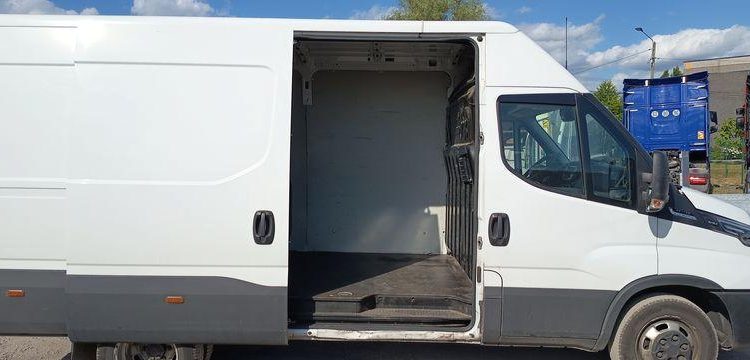 IVECO DAILY BLANC GE-357-AC