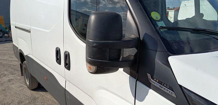 IVECO DAILY BLANC GE-357-AC