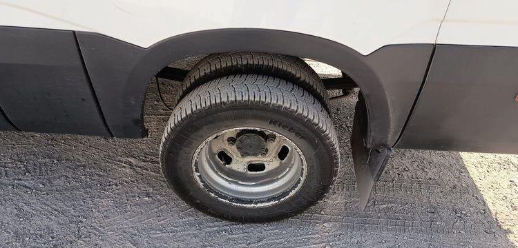 IVECO DAILY BLANC GE-357-AC