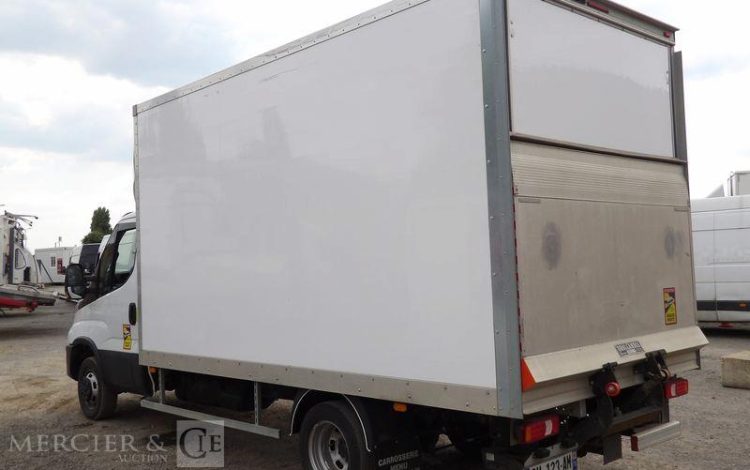 IVECO 35C16 CAISSE  GM-123-AM