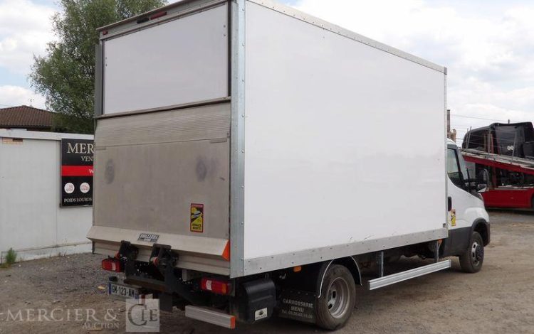 IVECO 35C16 CAISSE  GM-123-AM