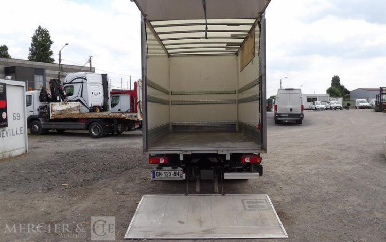IVECO 35C16 CAISSE  GM-123-AM