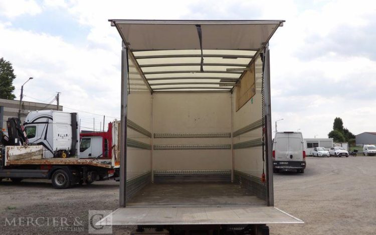 IVECO 35C16 CAISSE  GM-123-AM