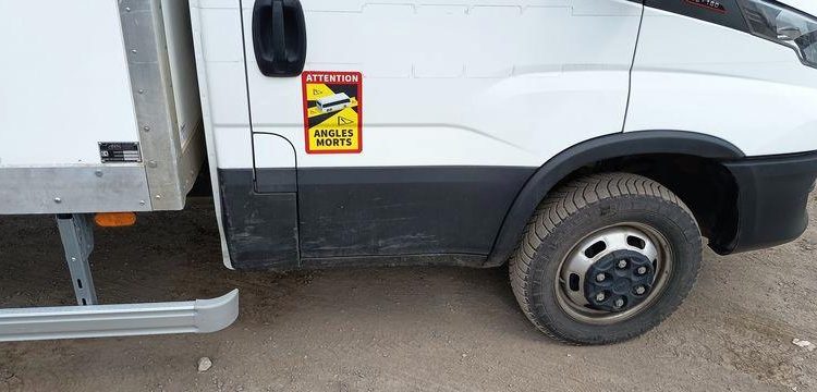IVECO 35C16 CAISSE  GM-123-AM