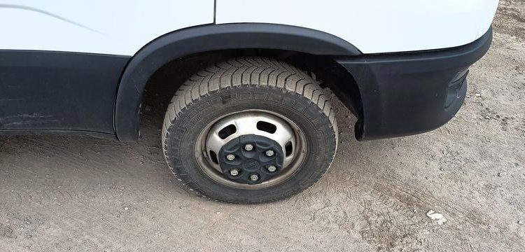IVECO 35C16 CAISSE  GM-123-AM