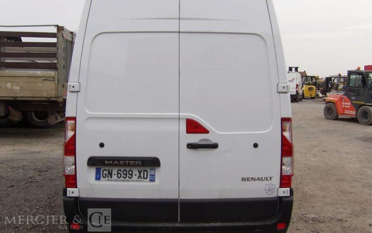 RENAULT MASTER 3 L3H2 2,3 DCI 136CV – DIESEL – 59557 KMS – ANNEE 2023 BLANC GN-699-XD