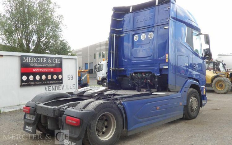 DAF TRACTEUR XG 480 FT – DIESEL – PTRA 44 TONNES – 132446 KMS ANEE 2023 BLEU GS-596-BH