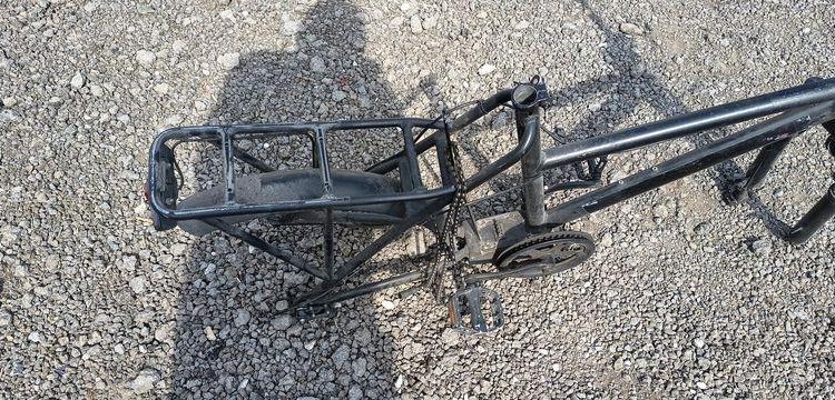 4 CHASSIS NOIR + 4 CAISSES + 2 BOX  VLOVE100