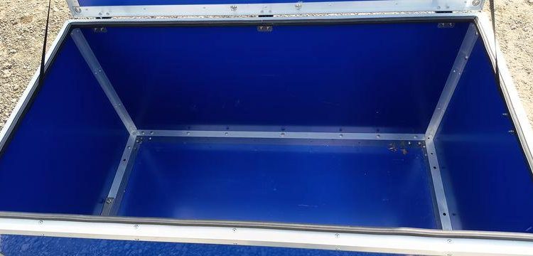 4 CHASSIS NOIR + 4 CAISSES + 2 BOX  VLOVE100