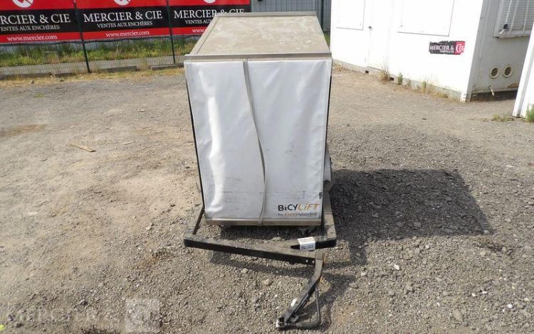 4 CHASSIS NOIR + 4 CAISSES + 2 BOX  VLOVE100