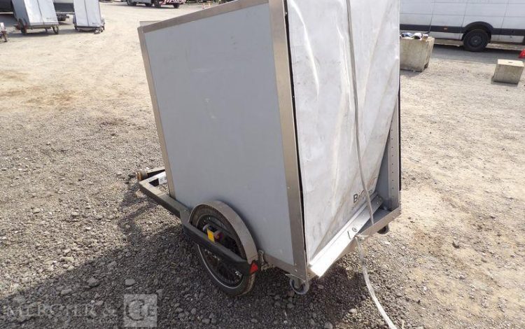 4 CHASSIS NOIR + 4 CAISSES + 2 BOX  VLOVE100