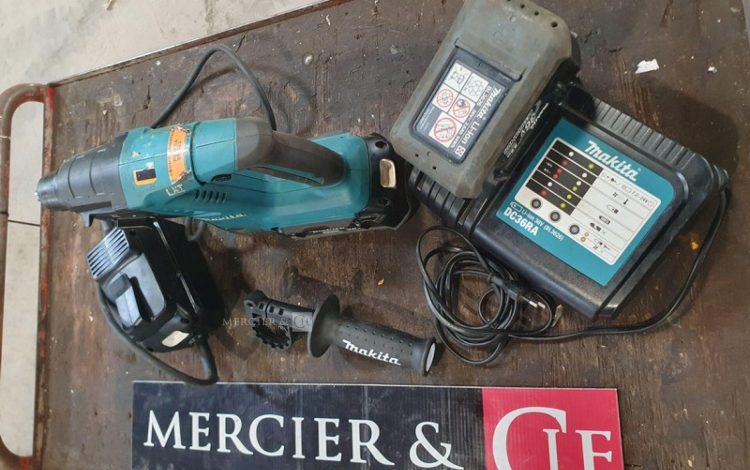 MAKITA   PER010522