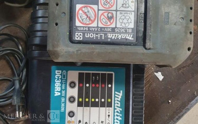 MAKITA   PER010522