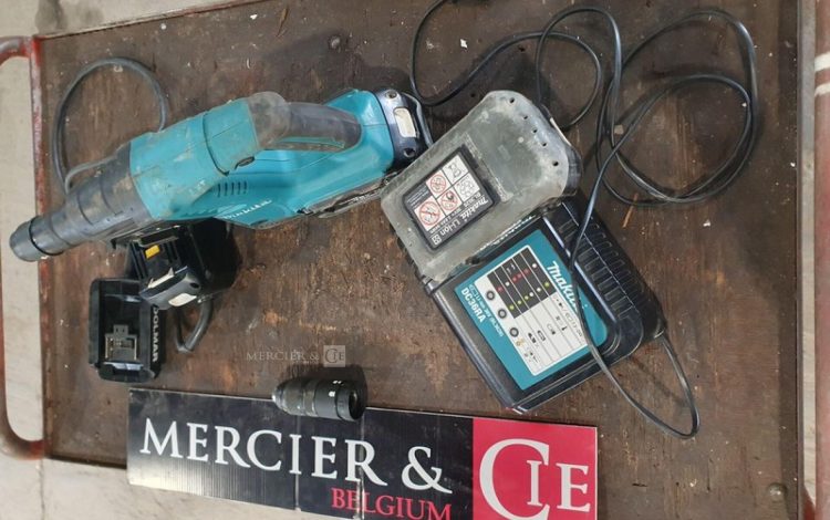 MAKITA   PER010278