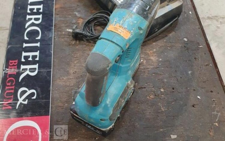 MAKITA   PER748052