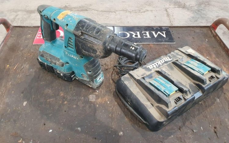 MAKITA   PER748052