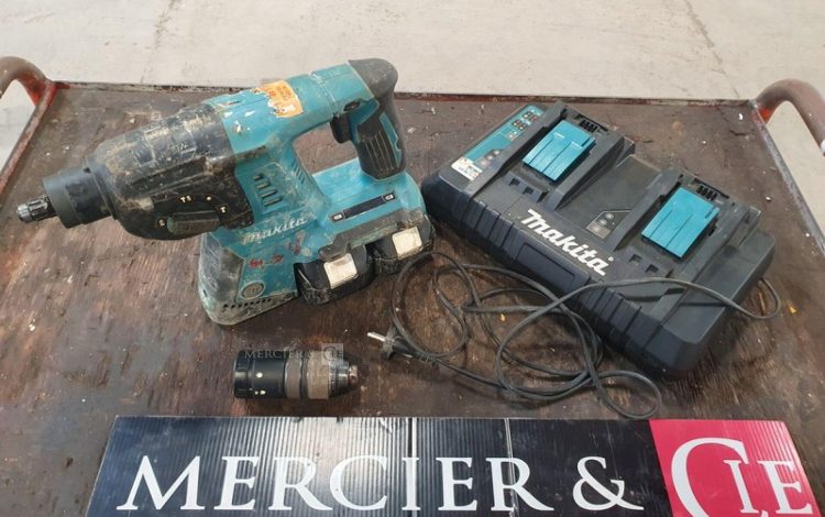 MAKITA   PER748054