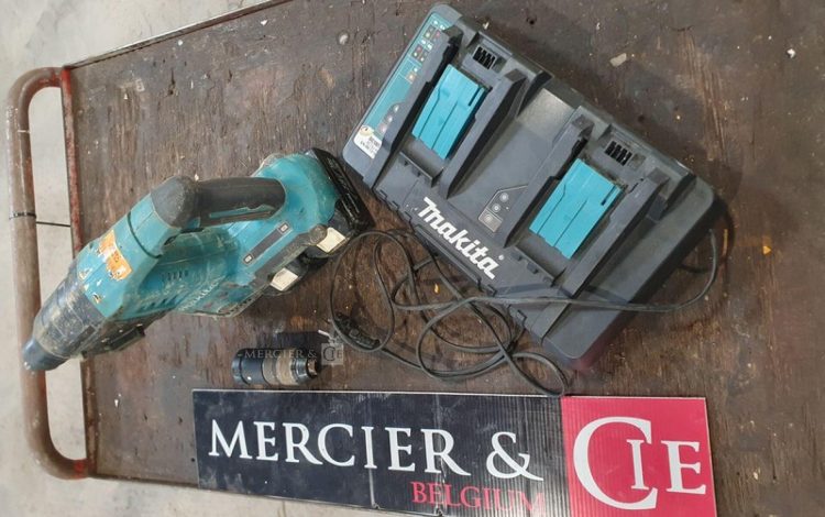 MAKITA   PER748054