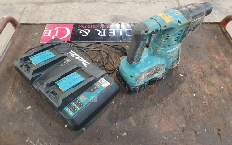 MAKITA   PER748054