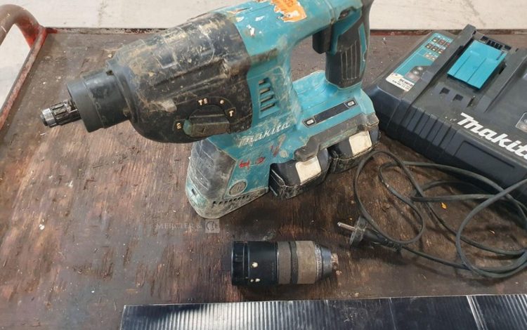 MAKITA   PER748054