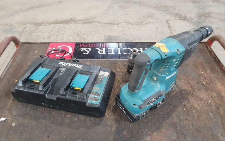 MAKITA   PER748055