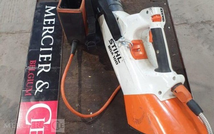 STIHL BGA100  SOU010074