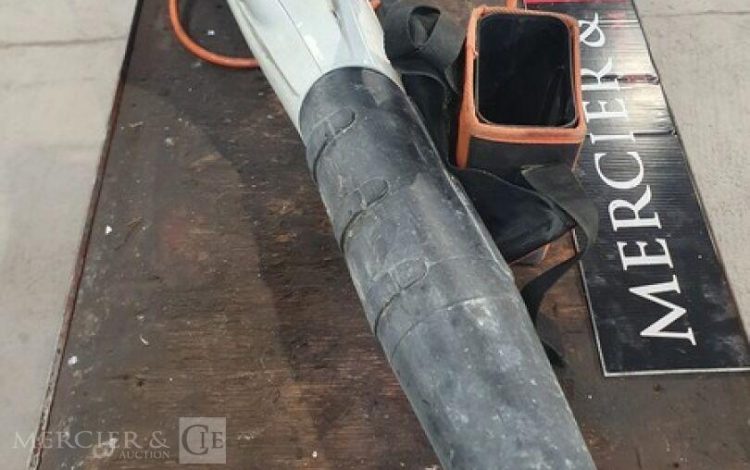 STIHL BGA100  SOU010074