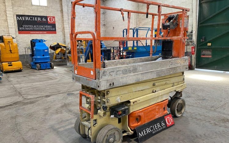 JLG 2030ES / CE08  8171