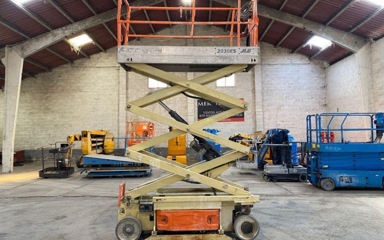 JLG 2030ES / CE08  8171