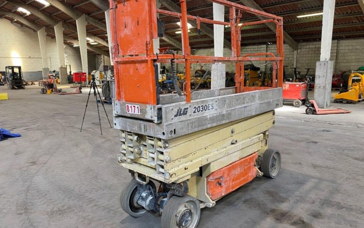 JLG 2030ES / CE08  8171