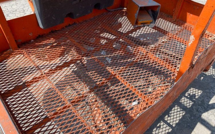 JLG E300AJP / BE11  8509