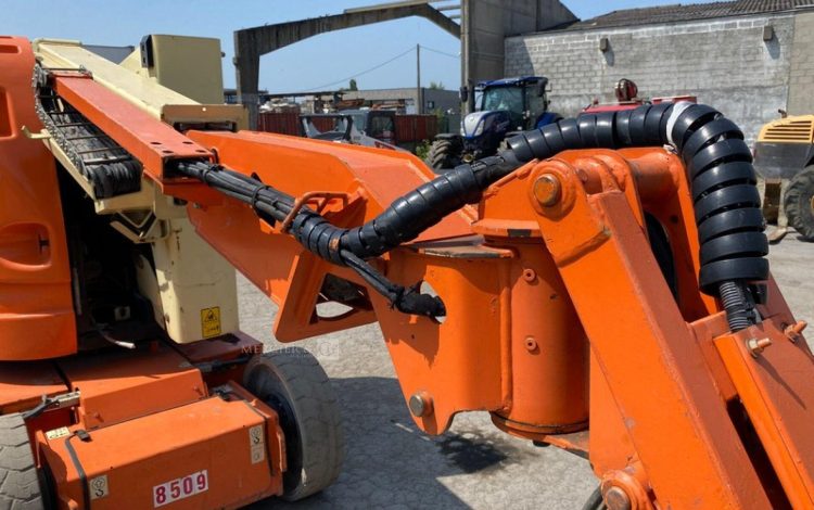JLG E300AJP / BE11  8509