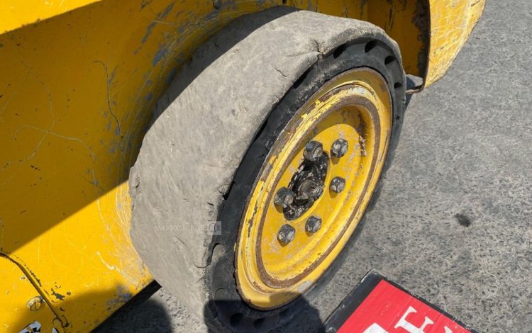GEHL 1640  MC995