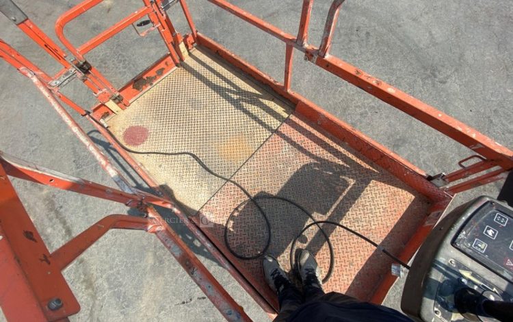 JLG 3,25E+05  CE12A2007