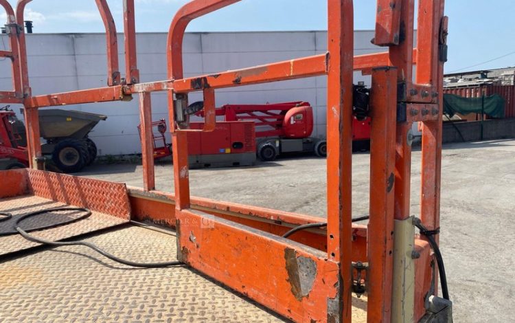 JLG 3,25E+05  CE12A2007