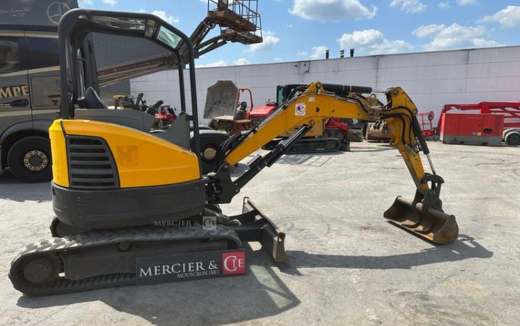 BOBCAT E26***EM MORIN  PEL010415