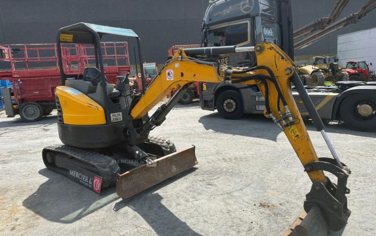 BOBCAT E26***EM MORIN  PEL010415