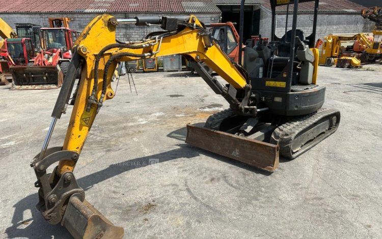BOBCAT E26***EM MORIN  PEL010415