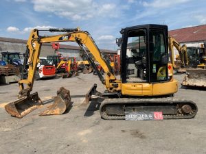 CATERPILLAR 3,05E+04  PEL748058