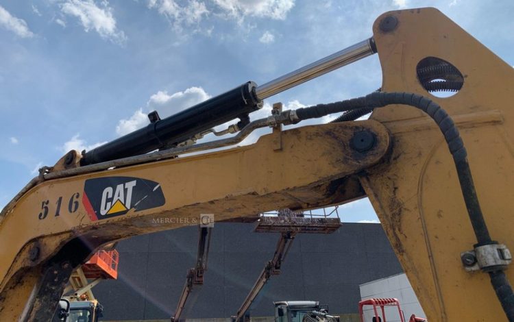CATERPILLAR 3,05E+04  PEL748058